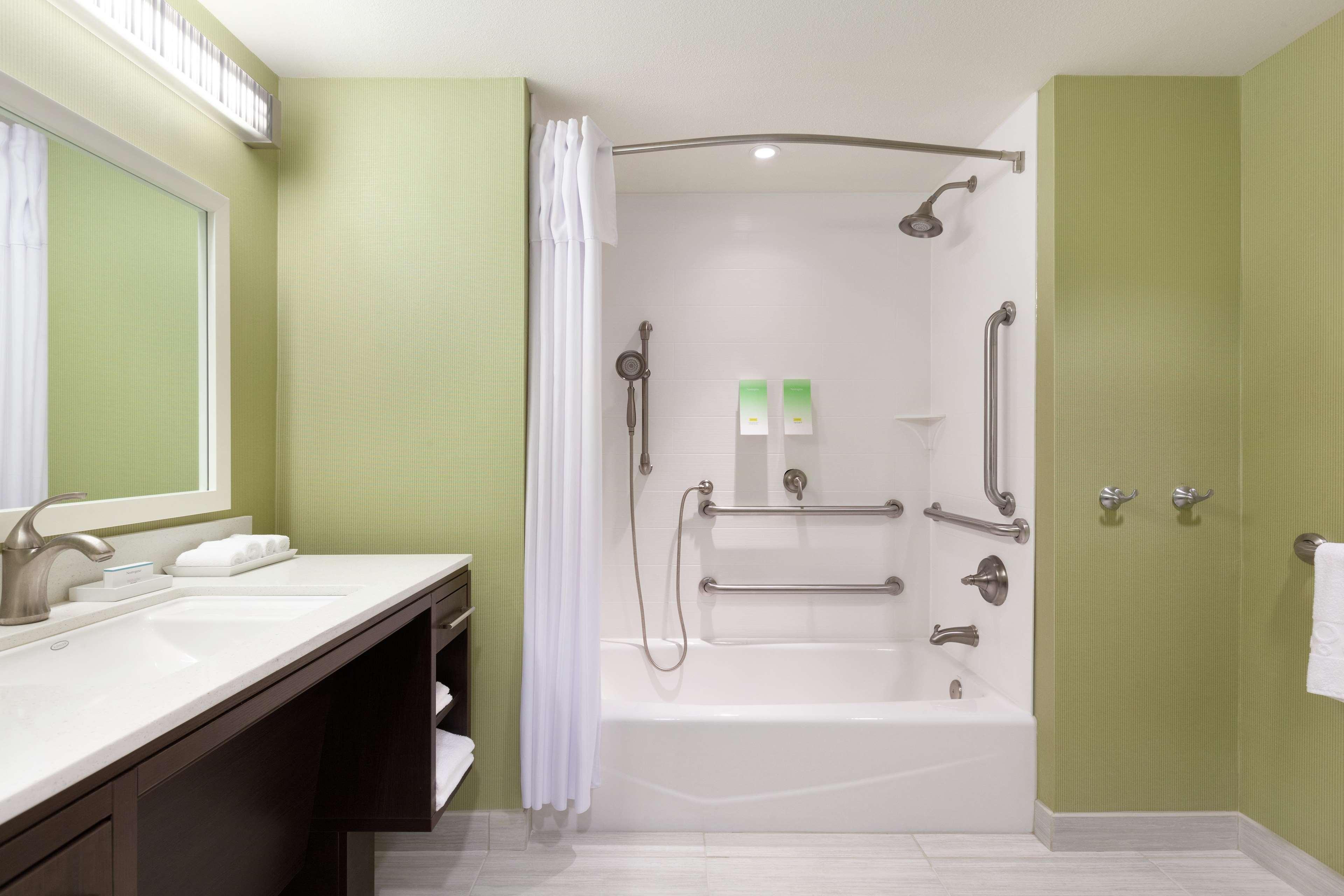 Hotel Home2 By Hilton Seattle Airport 3*